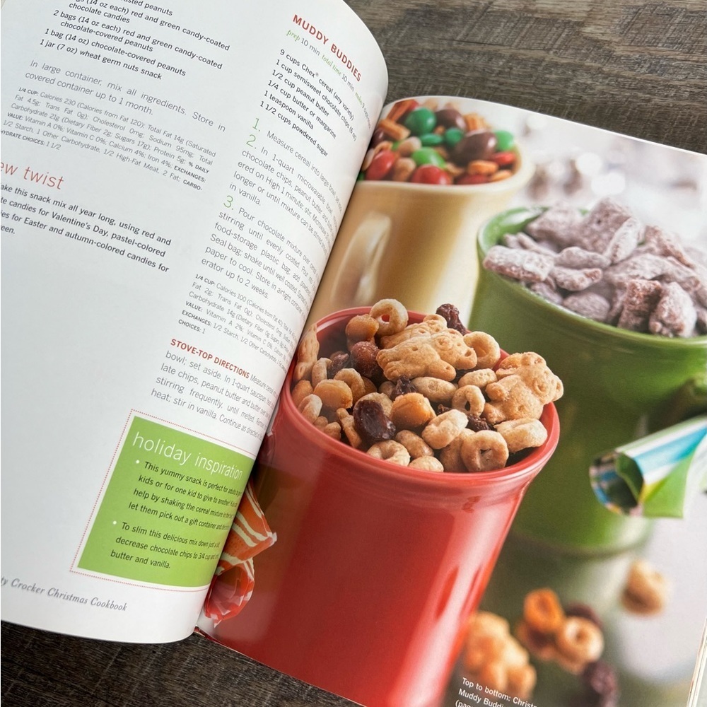 Betty Crocker‎ Christmas Cookbook by Betty Crocker Editors 2006 Hardcover - Picture 10 of 12